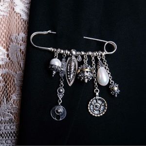 NWOT PREGOMESH Brooch "Heqyal"